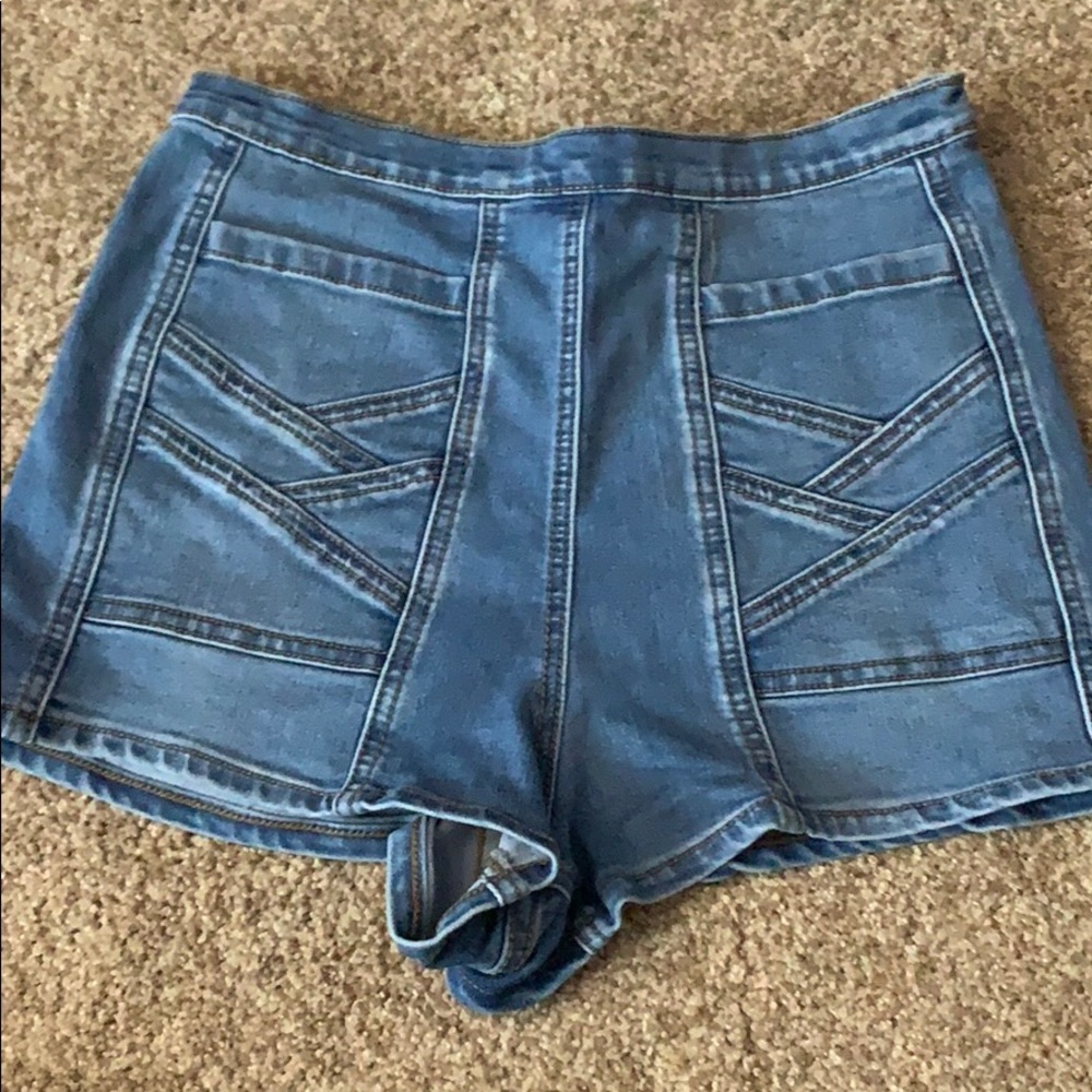 brand new patterned pocked jean shorts